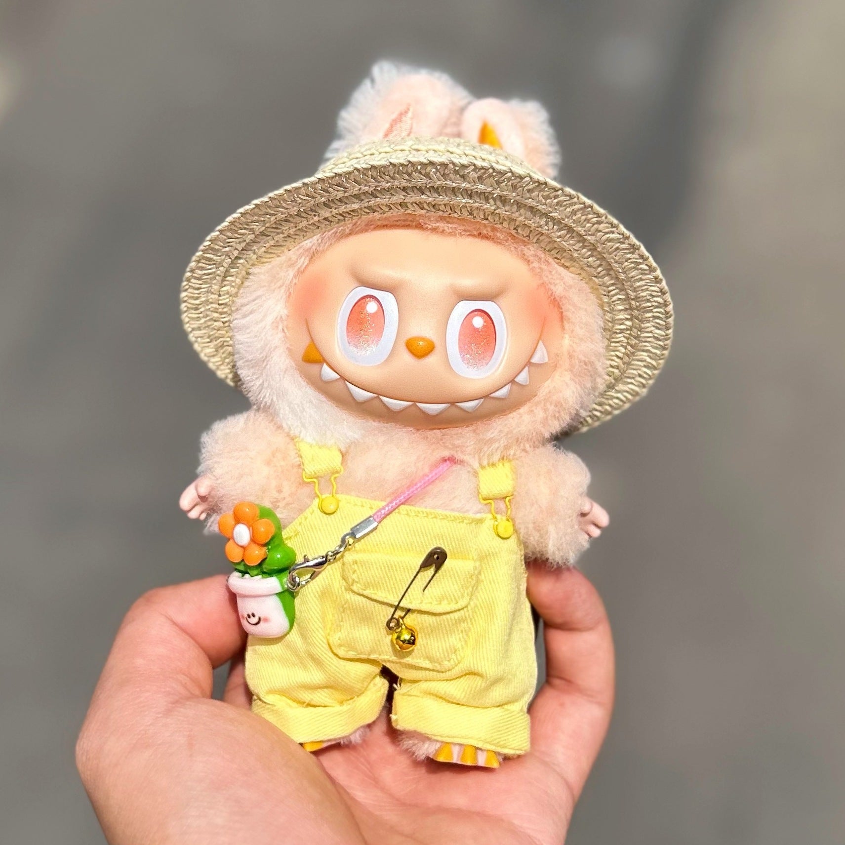LABUBU 3.0 Labubu Clothes – Straw Hat Suspender Set for 15cm/17cm Dolls (Doll Not Included)